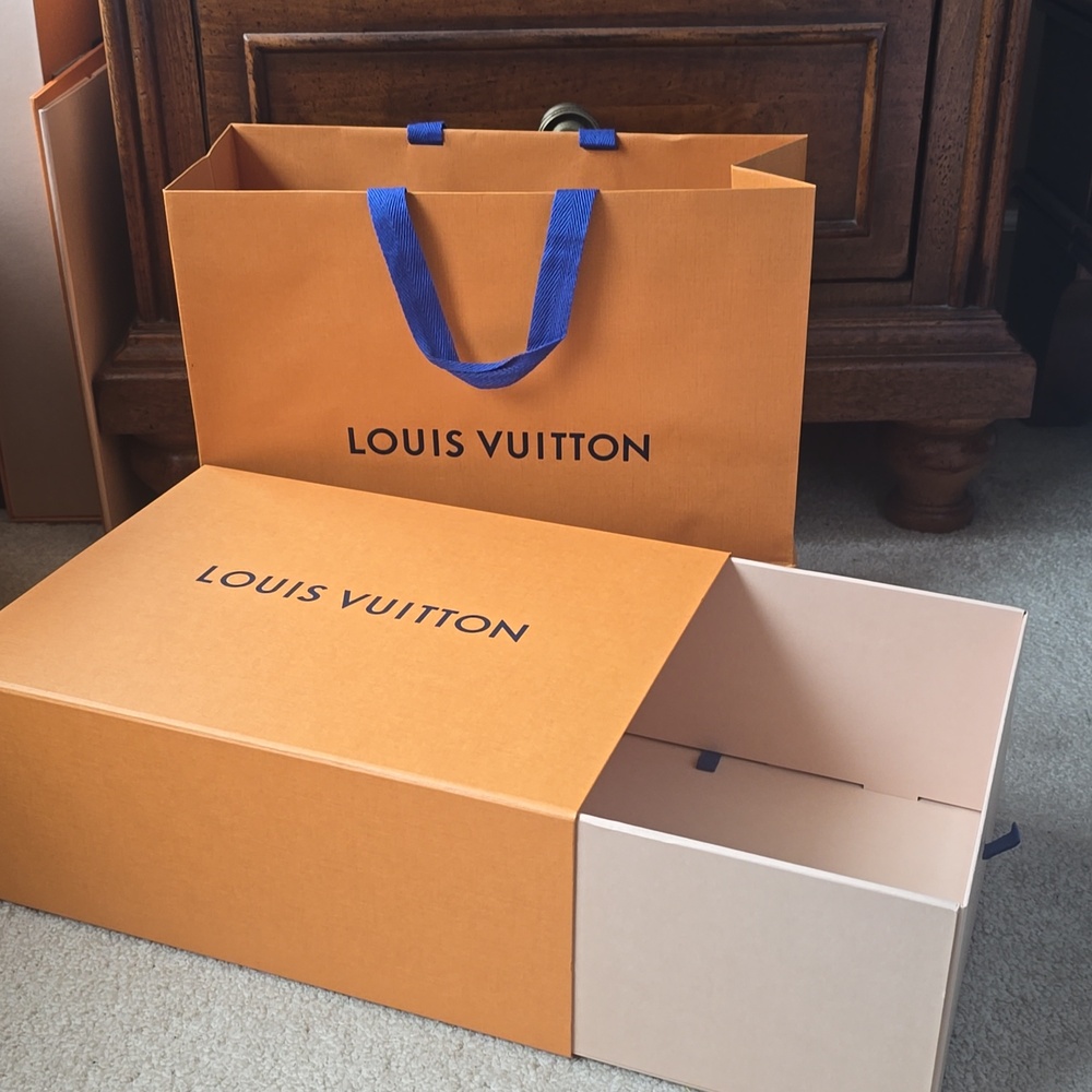 Louis Vuitton Drawer Box & Bag - Picture 3 of 4